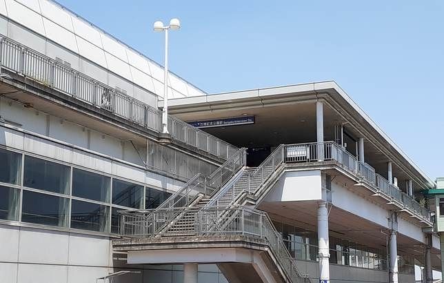 近くの駅まで1,900m（徒歩24分）