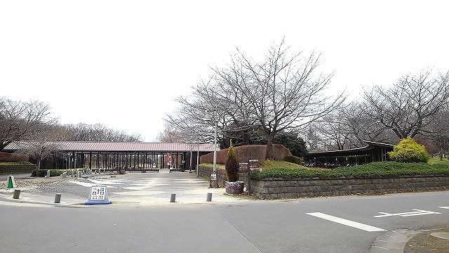 近くの古河公方公園まで950m（徒歩12分）