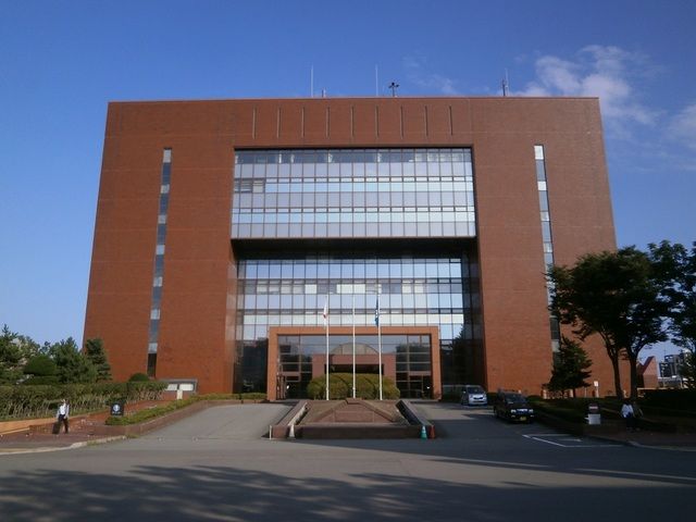 近くの函館市役所まで750m（徒歩10分）