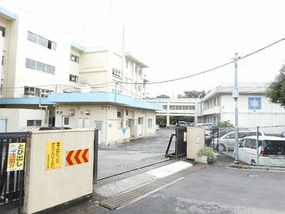 近くの我孫子市立高野山小学校まで350m（徒歩5分）