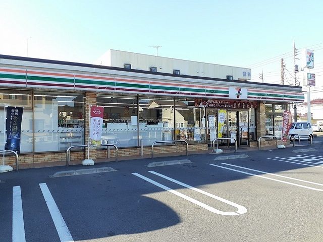 近くのセブンイレブン竜ヶ崎出し山町店まで710m（徒歩9分）