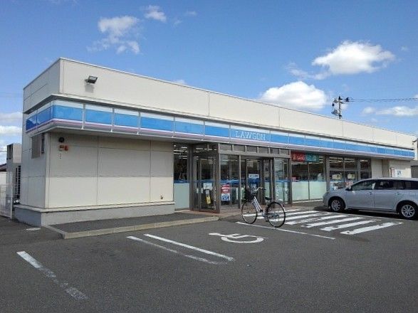 近くのローソン酒田東泉三丁目店まで600m(徒歩8分)