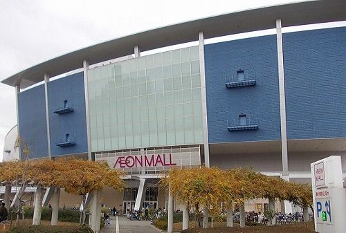 近くのイオンモール鶴見緑地店様まで1,400m（徒歩18分）