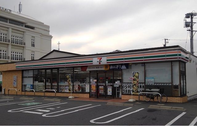 近くのコンビニまで350m（徒歩5分）