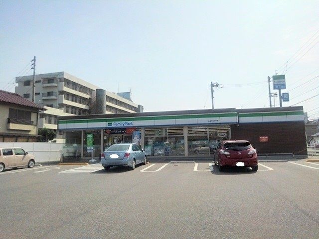 近くのファミリーマート土器町東店まで800m(徒歩10分)