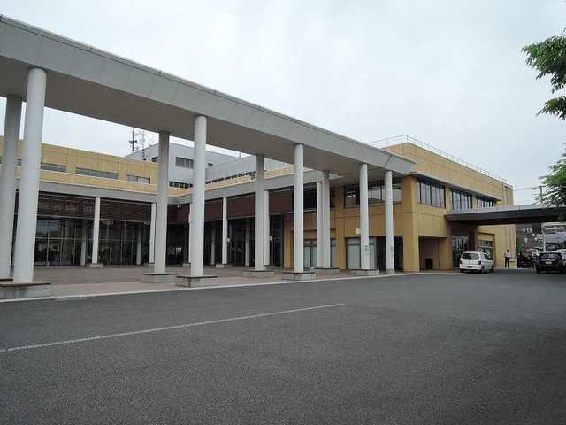 近くの上野原市役所まで750m（徒歩10分）