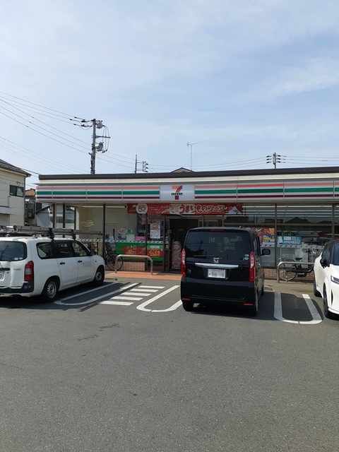 近くのコンビニまで120m（徒歩2分）