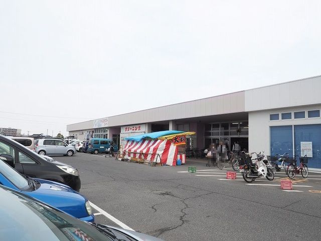 近くのルミエール椎田店まで1,500m(徒歩19分)