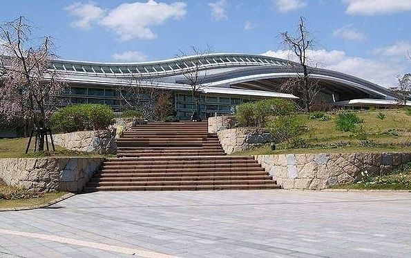 近くの吉野ヶ里歴史公園まで2,600m(徒歩33分)
