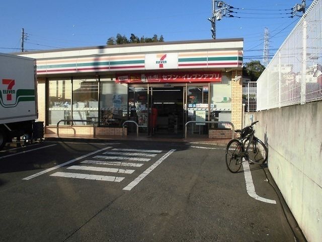 近くのセブンイレブン横浜戸塚町店まで308m（徒歩4分）