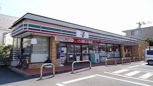 近くのセブンイレブンまで118m（徒歩2分）