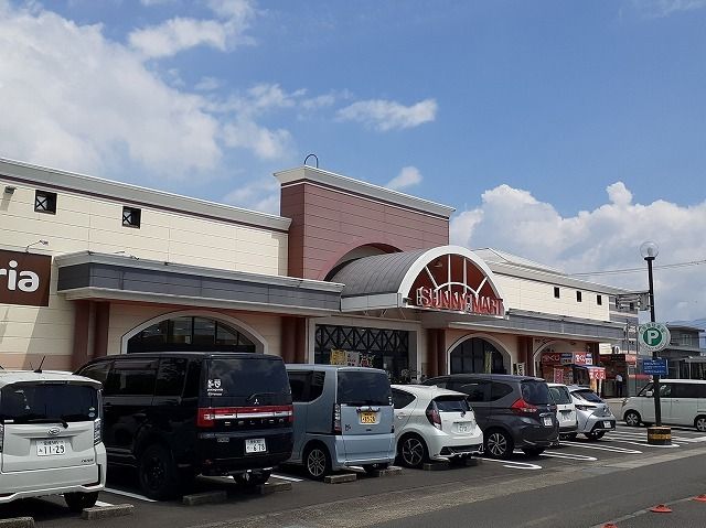 近くのサニーマート松山久米店様まで600m(徒歩8分)