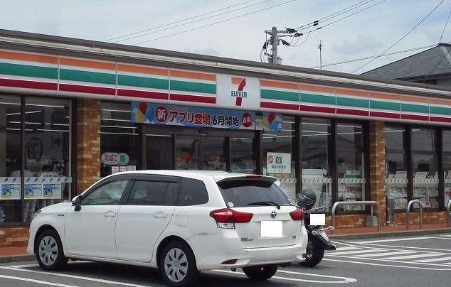 近くのセブンイレブンまで760m（徒歩10分）