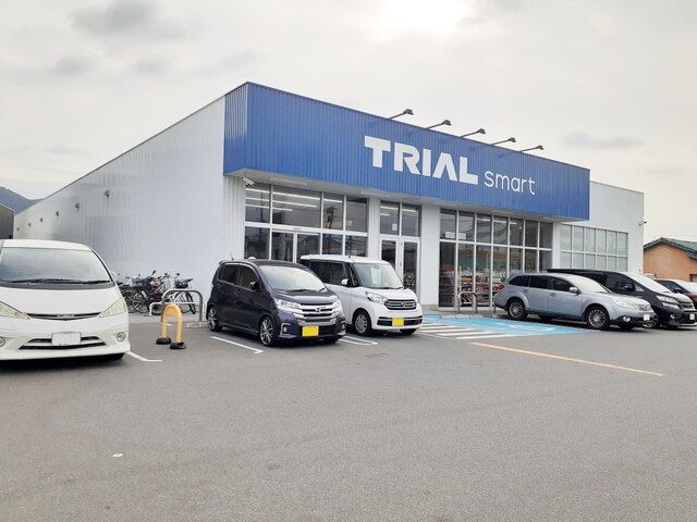 近くのスーパーまで1,200m（徒歩15分）