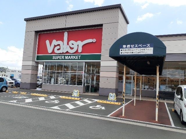 近くのバロー成滝店まで450m(徒歩6分)