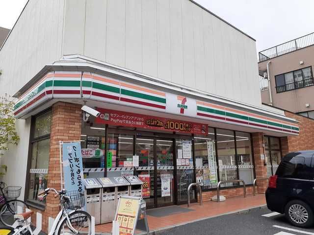 近くのセブンイレブンまで450m（徒歩6分）