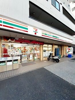 近くのセブンイレブン志茂駅前店まで68m(徒歩1分)