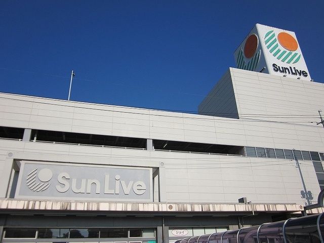 近くのサンリブまで1,300m（徒歩17分）