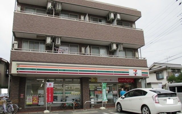 近くのセブンイレブンまで650m（徒歩9分）