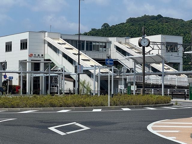 近くのＪＲ六合駅（南口）まで1,170m（徒歩15分）