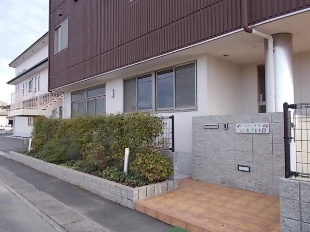 近くのひきえ子ども園まで600m(徒歩8分)