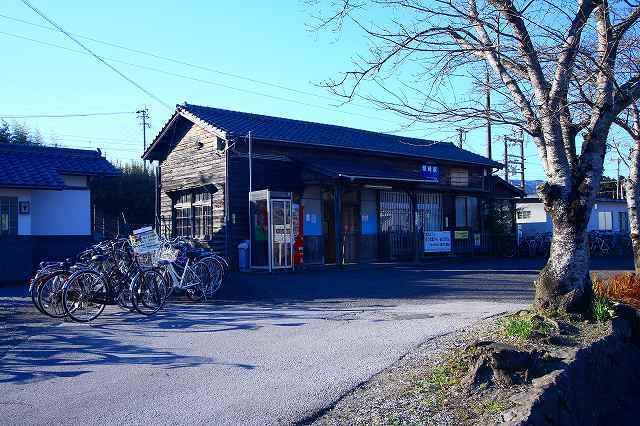 近くの熊崎駅まで700m（徒歩9分）