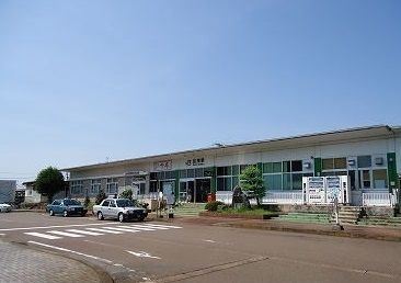 近くの加茂駅まで650m（徒歩9分）
