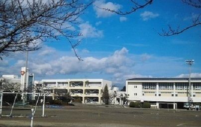 近くの北上市立江釣子小学校まで1,800m（徒歩23分）