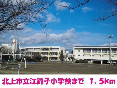 近くの小学校まで1,500m（徒歩19分）