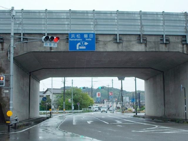 近くのバイパス千羽インターまで600m（徒歩8分）