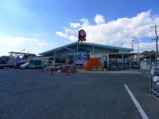 近くのコメリハード＆グリーン新田店まで800m（徒歩10分）