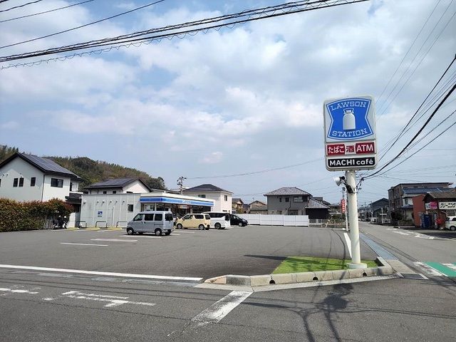 近くのコンビニまで650m（徒歩9分）
