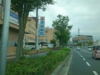 近くの青山病院様まで440m(徒歩6分)