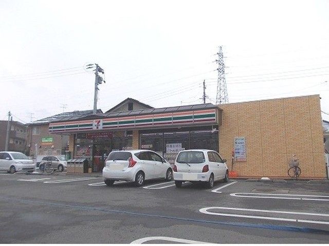 近くのセブンイレブン会津丑渕店まで300m（徒歩4分）