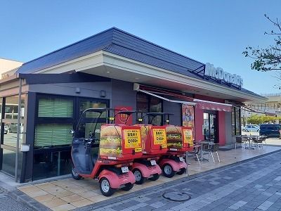 近くの飲食店まで1,400m（徒歩18分）