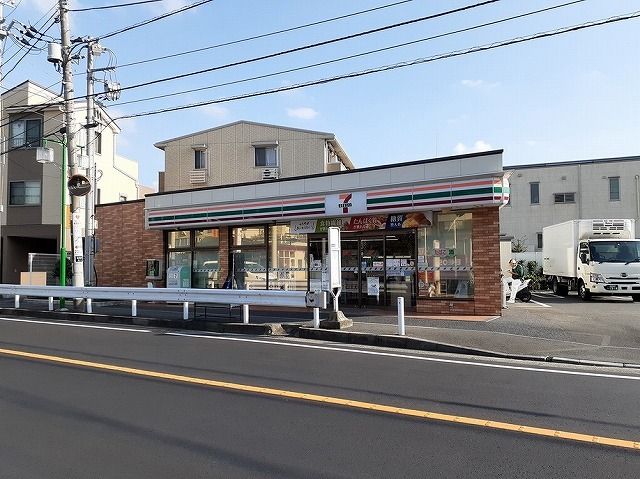 近くのセブンイレブンまで400m（徒歩5分）