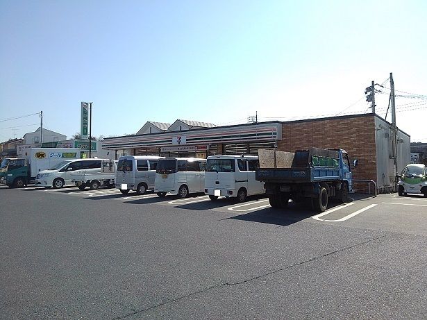 近くのセブンイレブン尾道向東店まで400m(徒歩5分)