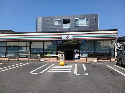 近くのセブンイレブン富士市鷹岡本町店まで600m(徒歩8分)