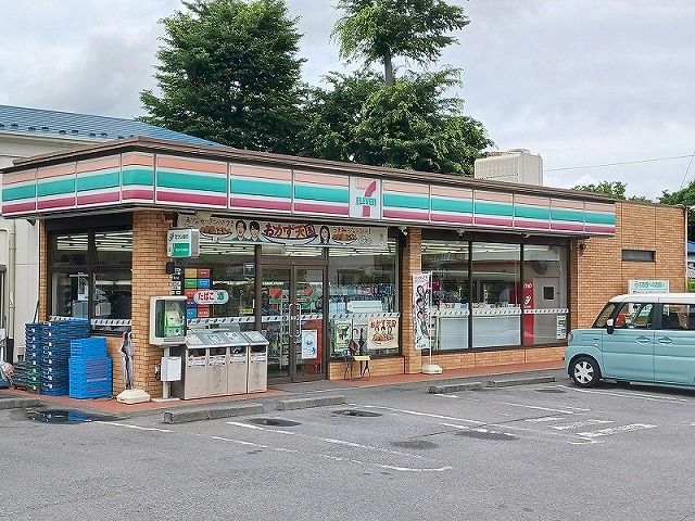 近くのセブンイレブン阿保町店まで250m(徒歩4分)