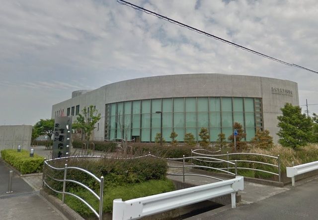 近くの浜松市立可新図書館まで30m（徒歩1分）