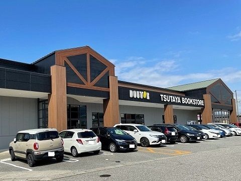 近くのTSUTAYA藤の木店まで800m(徒歩10分)