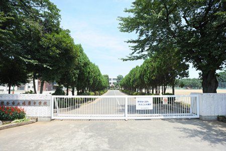近くの深谷市幡羅中学校まで450m（徒歩6分）