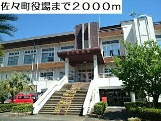 近くの役所まで2,000m（徒歩25分）