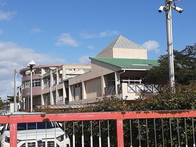 近くの別府西小学校まで1,290m(徒歩17分)
