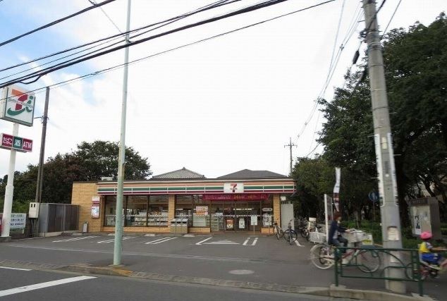 近くのセブンイレブンまで350m（徒歩5分）
