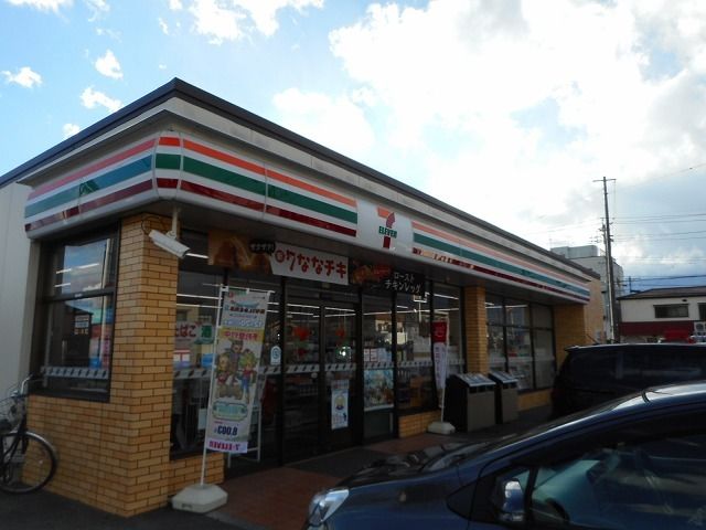 近くのセブンイレブン  豊科成相店まで900m（徒歩12分）