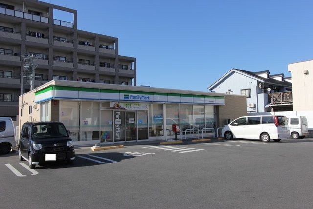 近くのファミリーマート 浅田店まで410m（徒歩6分）