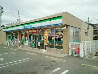 近くのコンビニまで820m（徒歩11分）