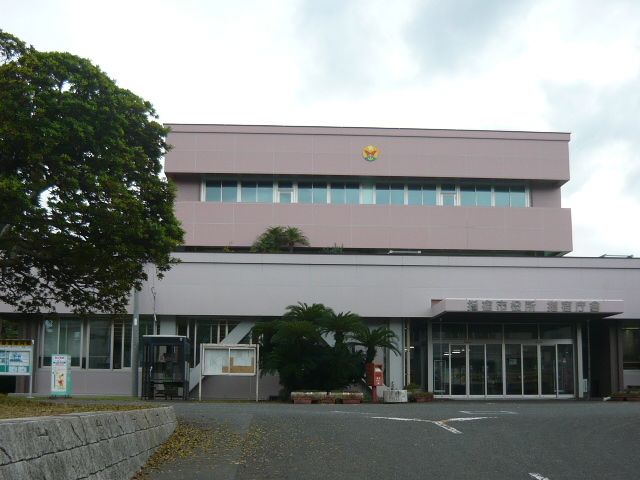 近くの指宿市役所まで350m（徒歩5分）