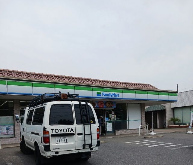 近くのコンビニまで560m（徒歩7分）